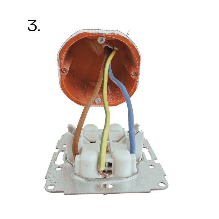 gniazdo jeden kabel 2